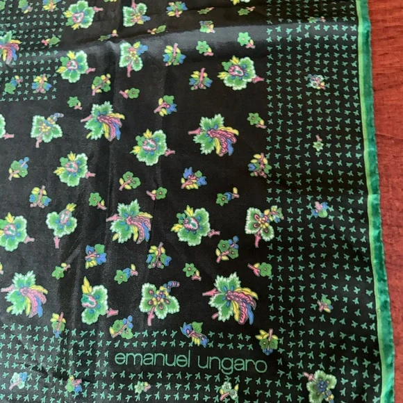 Emanuel Ungaro Black Silk Scarf with Green Floral Motif 22“ x 22“ - Picture 7 of 10